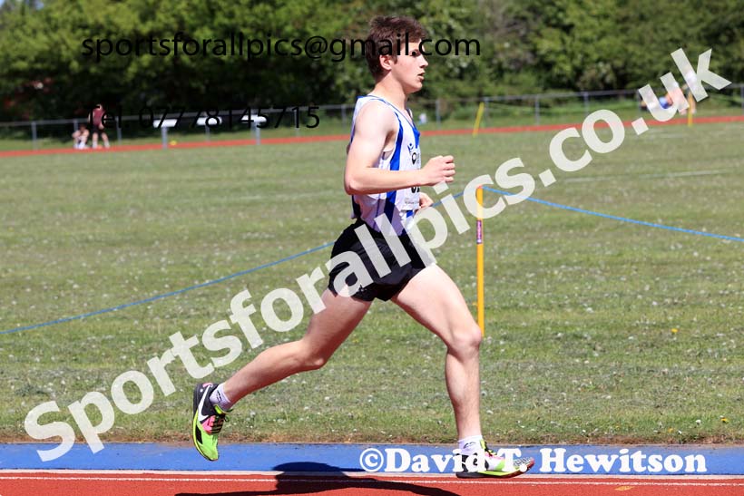 Mens under-20s 1500 metres 2025 North Eastern Track and Field Champs., Shildon, County Durham. Photo: David T. Hewitson/Sports for All Pics